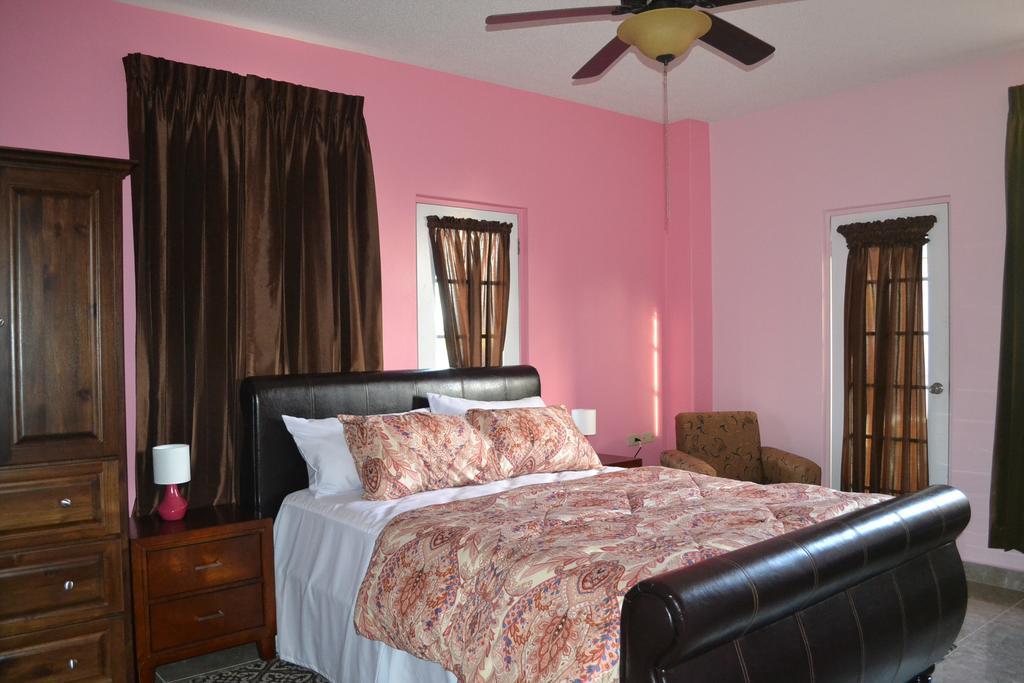 Montecristo Inn Piarco Bagian luar foto