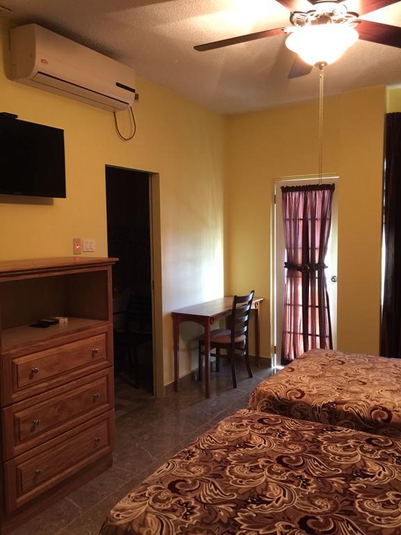 Montecristo Inn Piarco Bagian luar foto